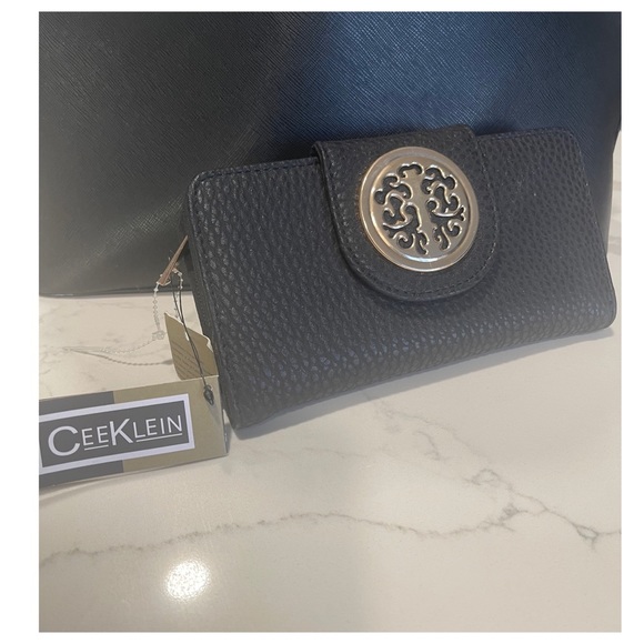 Women’s Cee Klein Zip Around New Wallet Black - Picture 1 of 4